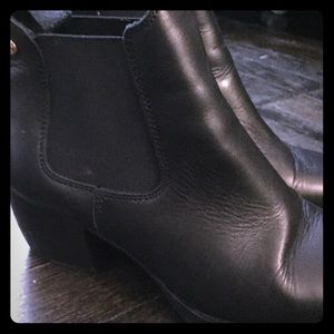 Topshop Black Chelsea Leather Booties
